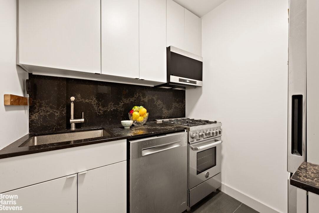 Co Op in New York, New York, United States 5 - 18934803