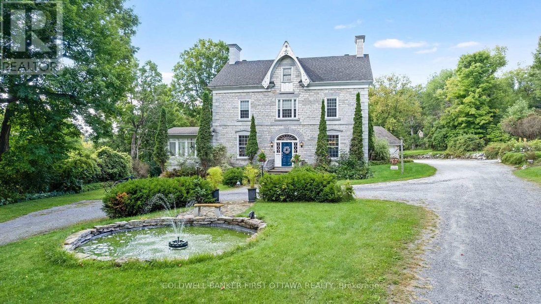 House in Lanark Highlands, Ontario, Canada 1 - 18932770