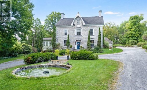 House in Lanark Highlands, Ontario, Canada 1