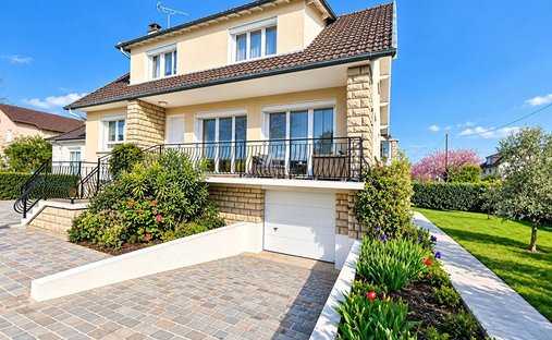 House in Basses Roches, Conflans-Sainte-Honorine, France 1