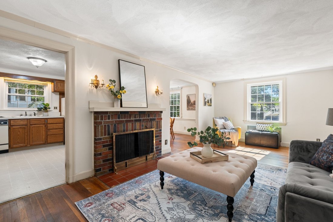 House in Arlington, Massachusetts, United States 2 - 18932170