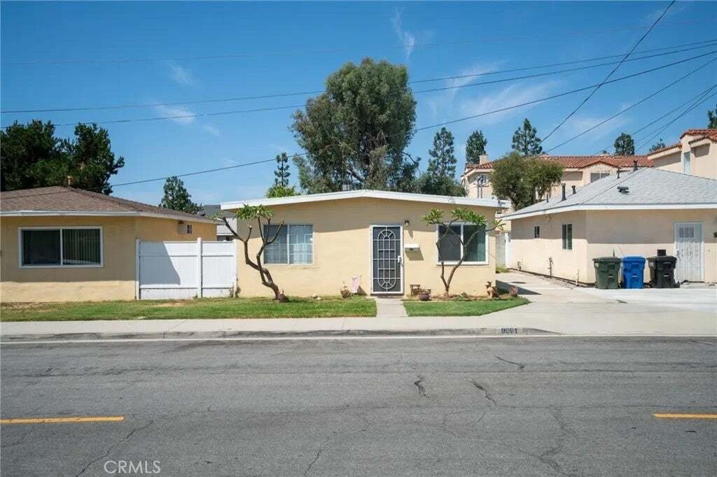 Cypress, California, United States 4 - 18934580