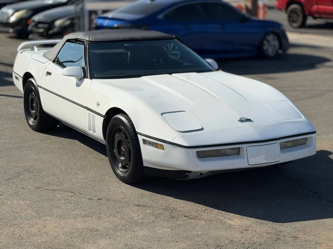 Cabriolet in Van Nuys, CA, United States 2 - 18932319