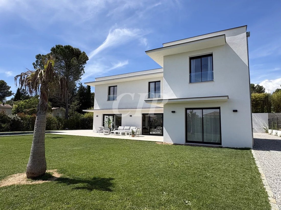 Villa in Ventabren, Provence-Alpes-Côte d'Azur, France 5 - 17889515