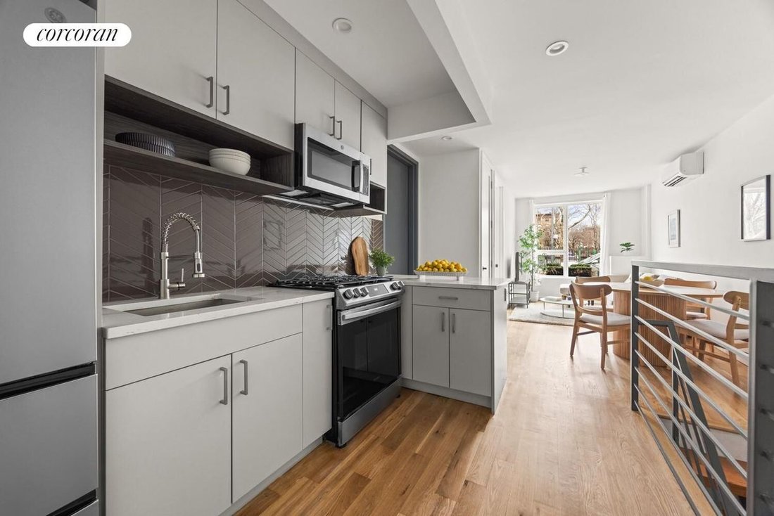 Condo in New York, New York, United States 2 - 18932767