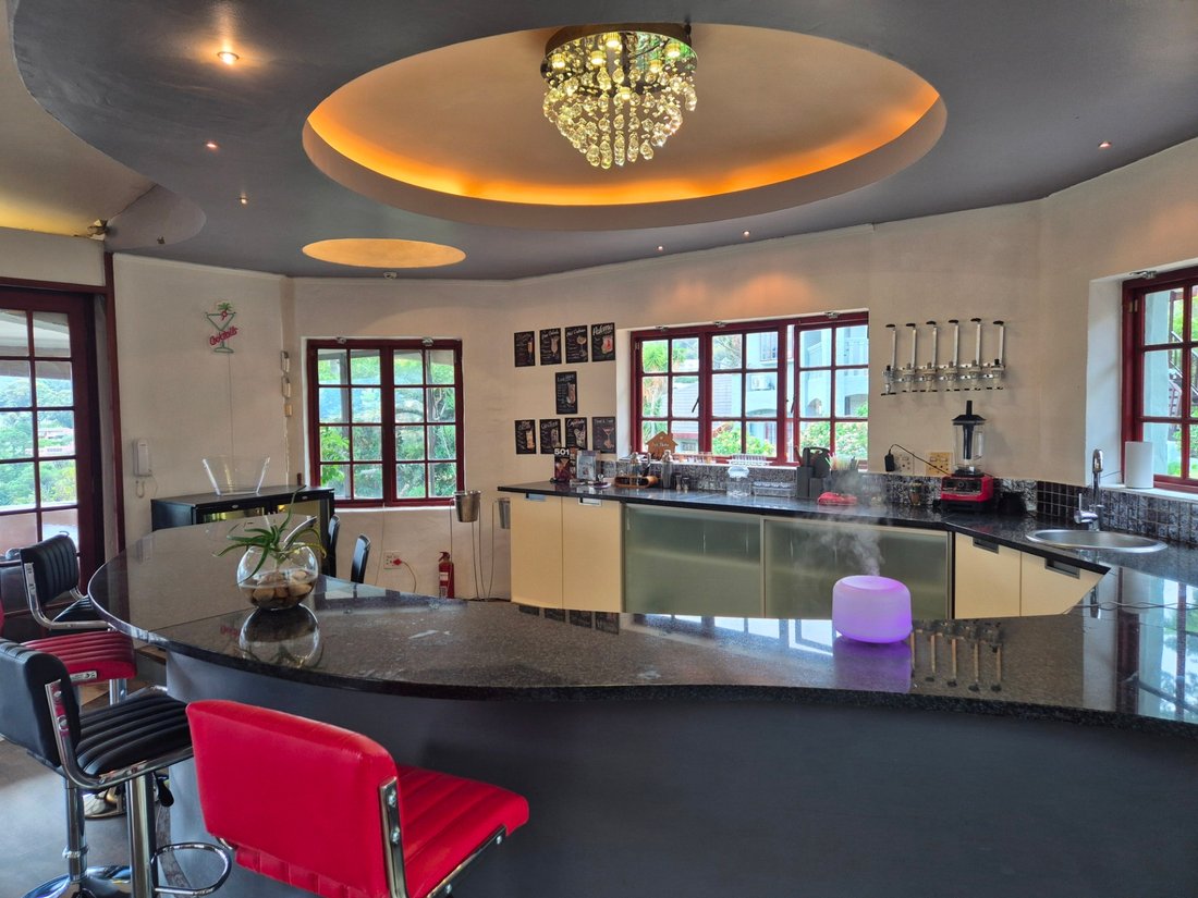 House in Wynberg, Southern Suburbs, Cape Town 4 - 18935555
