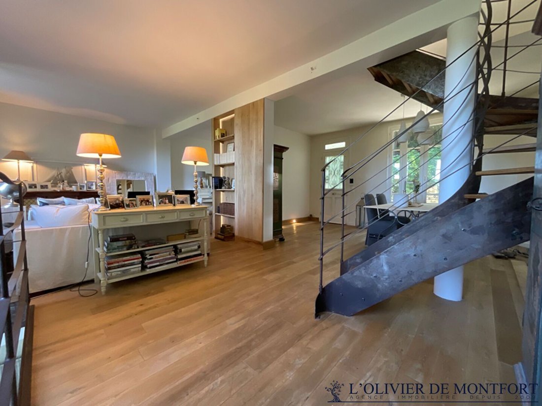 House in Montfort-l'Amaury, Ile-de-France, France 2 - 18931962