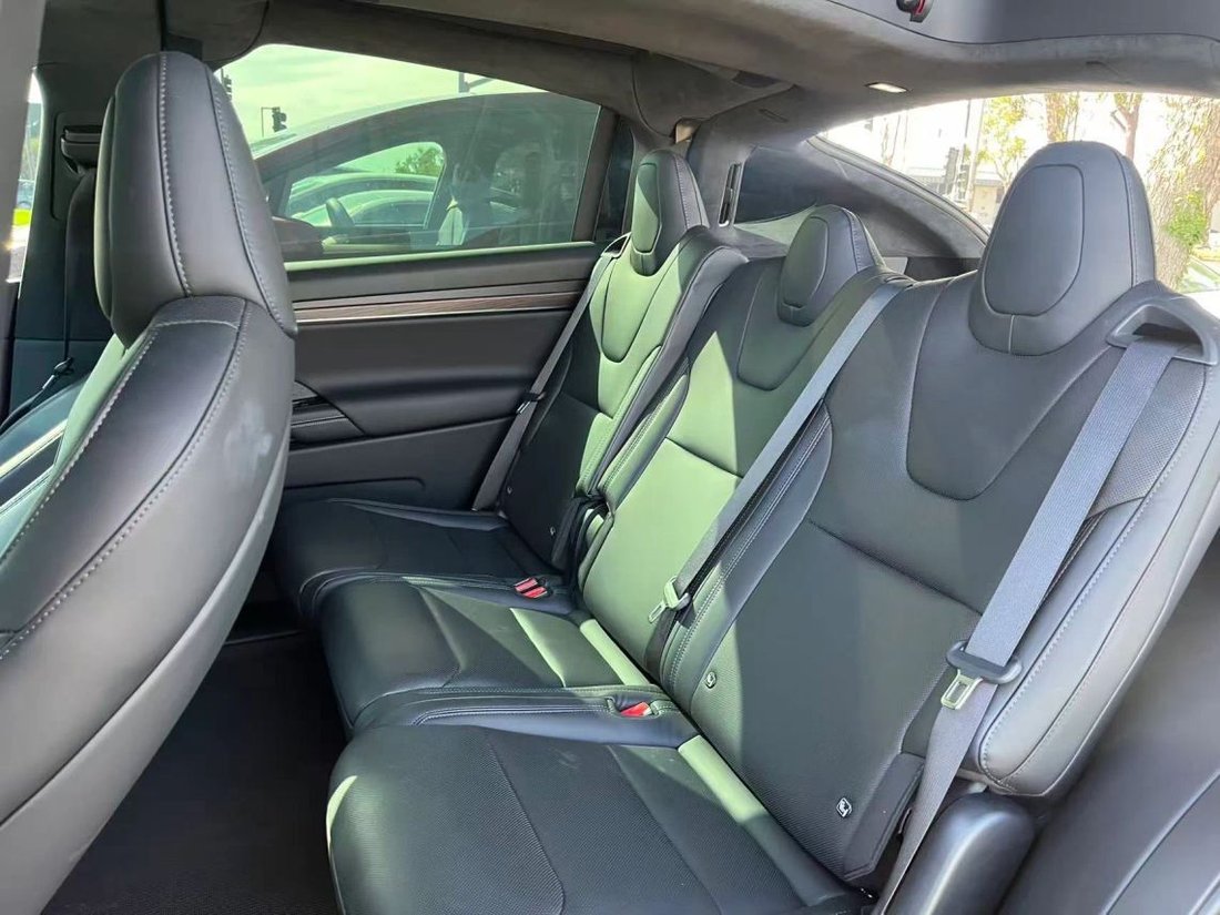 Suv in Costa Mesa, CA, United States 4 - 18932555