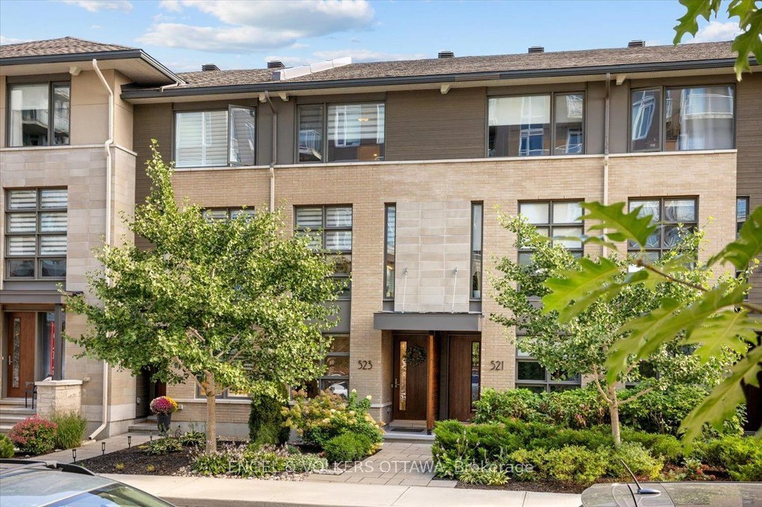 Townhouse in Ottawa, Ontario, Canada 2 - 18935318