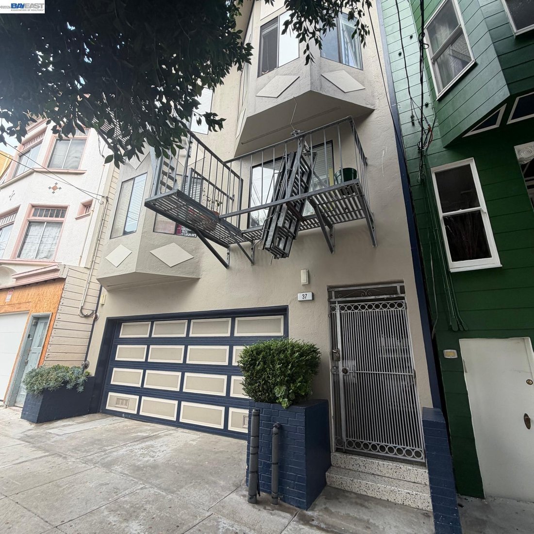 San Francisco, California, United States 3 - 18933928