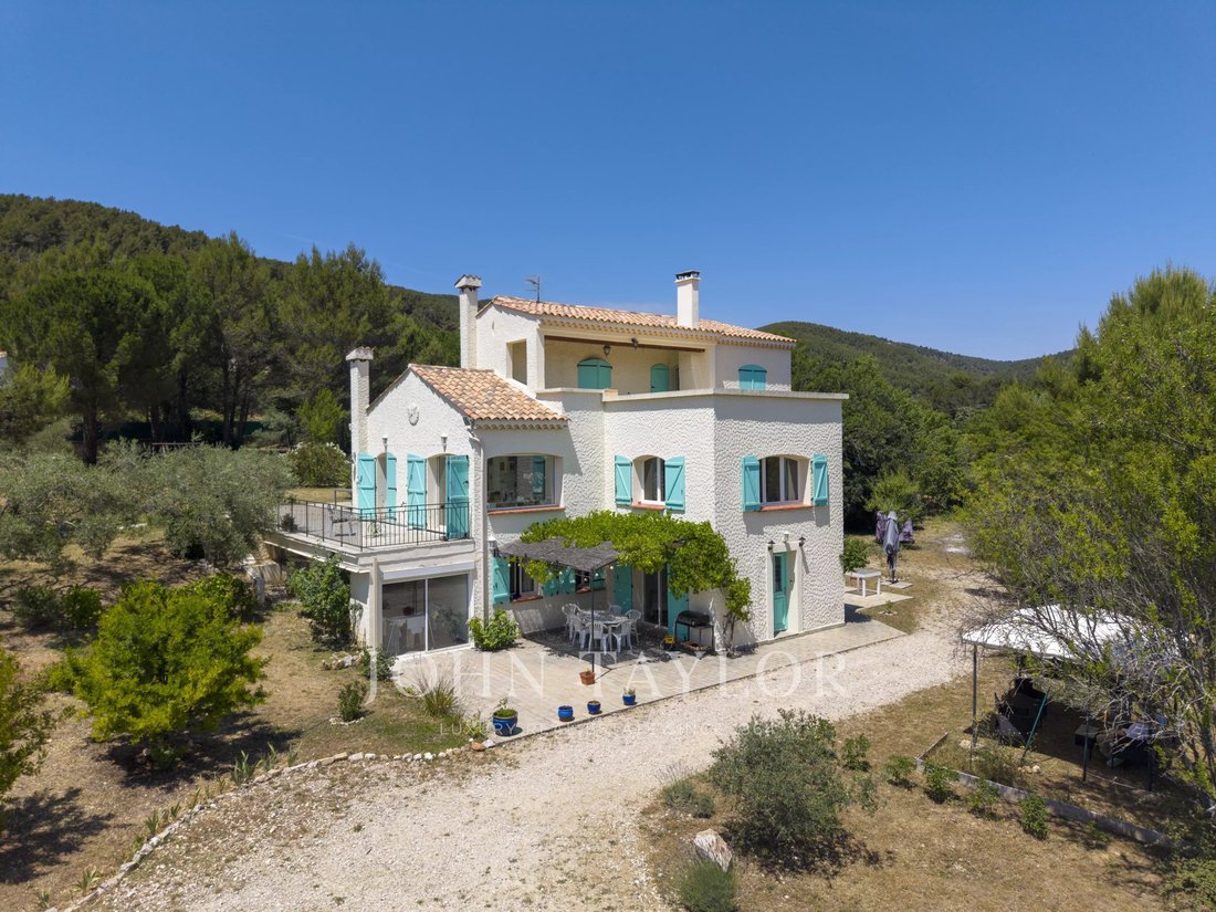 Casa en Saint-Zacharie, Provenza-Alpes-Costa Azul, Francia 4 - 18203136