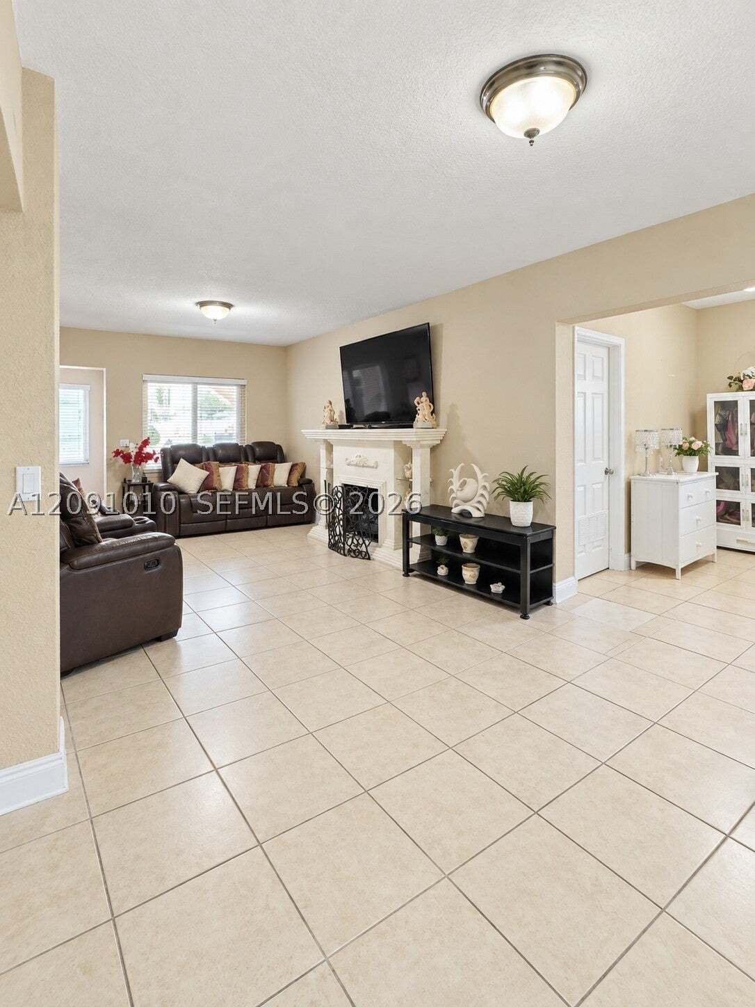 House in Hialeah, Florida, United States 4 - 18934301
