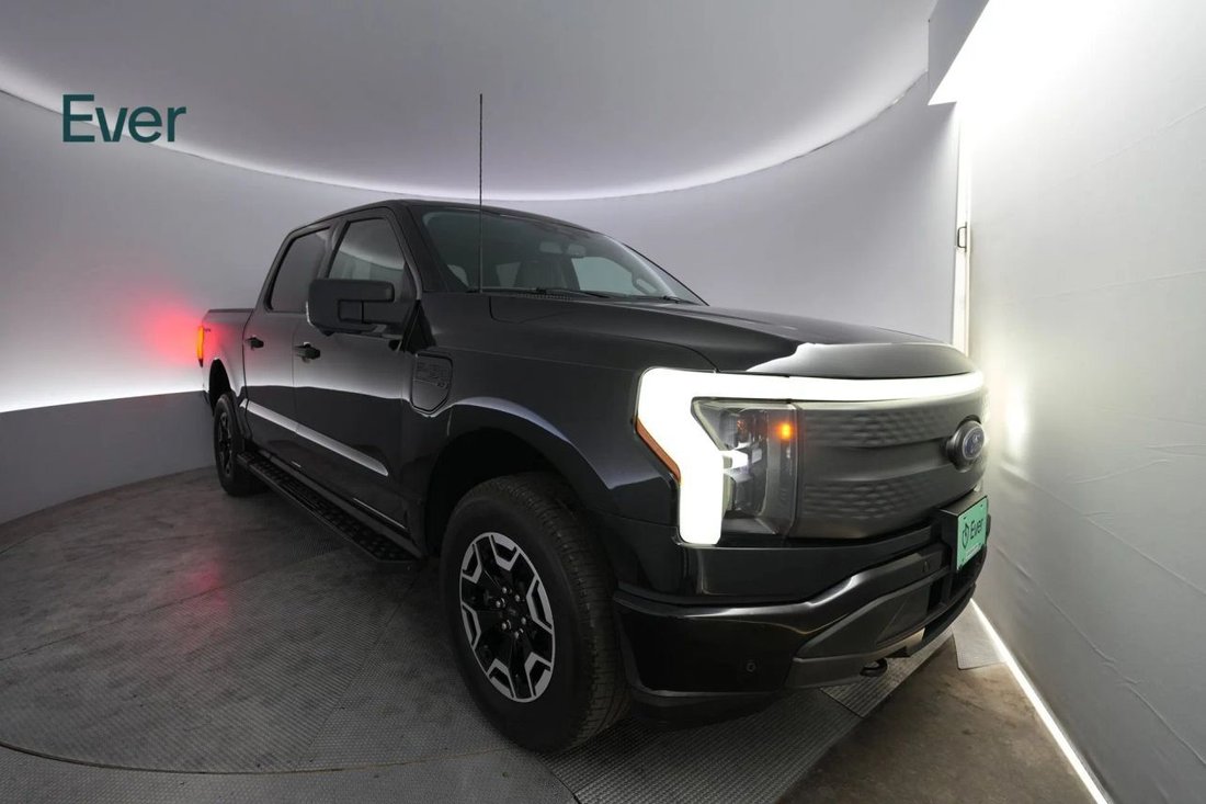Pickup in San Francisco, CA, United States 2 - 18737682