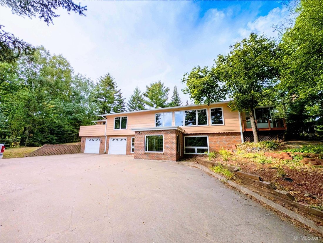 House in Marquette, Michigan, United States 3 - 18307678