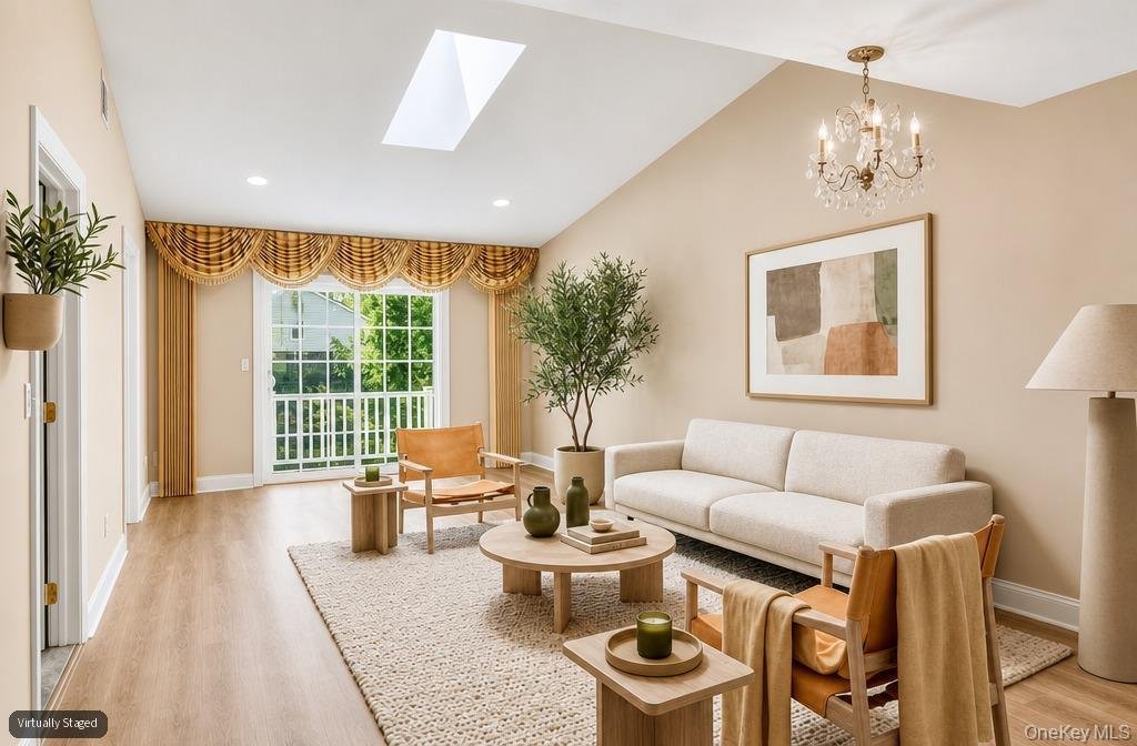 Condo in Melville, New York, United States 3 - 18677516