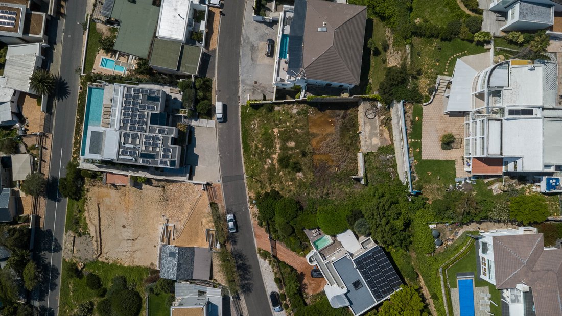 Land in Camps Bay, Atlantic Seaboard, Cape Town 2 - 18864463