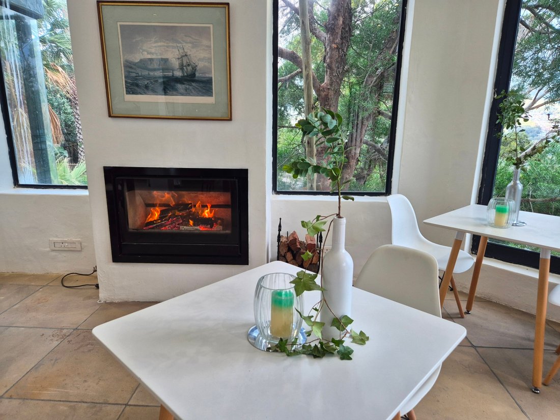 House in Wynberg, Southern Suburbs, Cape Town 2 - 18935555
