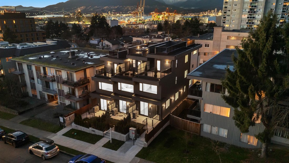 House in Vancouver, British Columbia, Canada 1 - 18936356