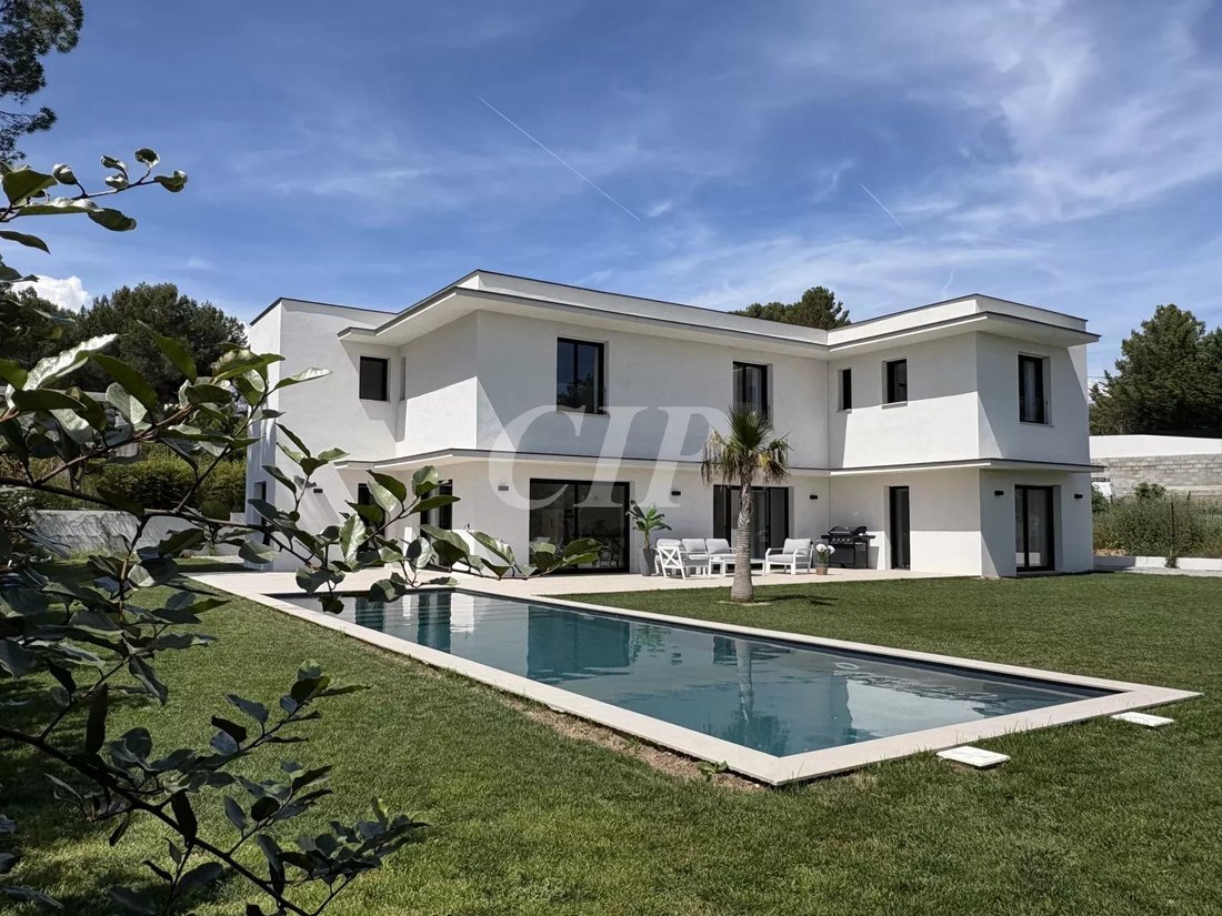 Villa in Ventabren, Provence-Alpes-Côte d'Azur, France 1 - 17889515