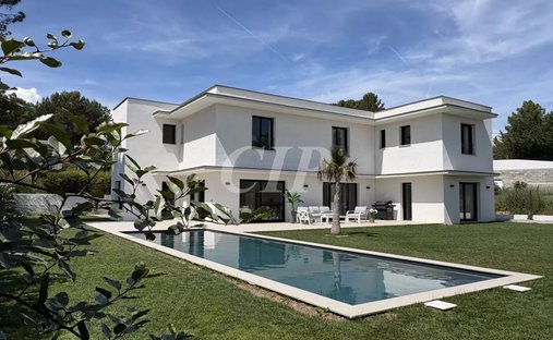 Villa in Ventabren, Provence-Alpes-Côte d'Azur, France 1