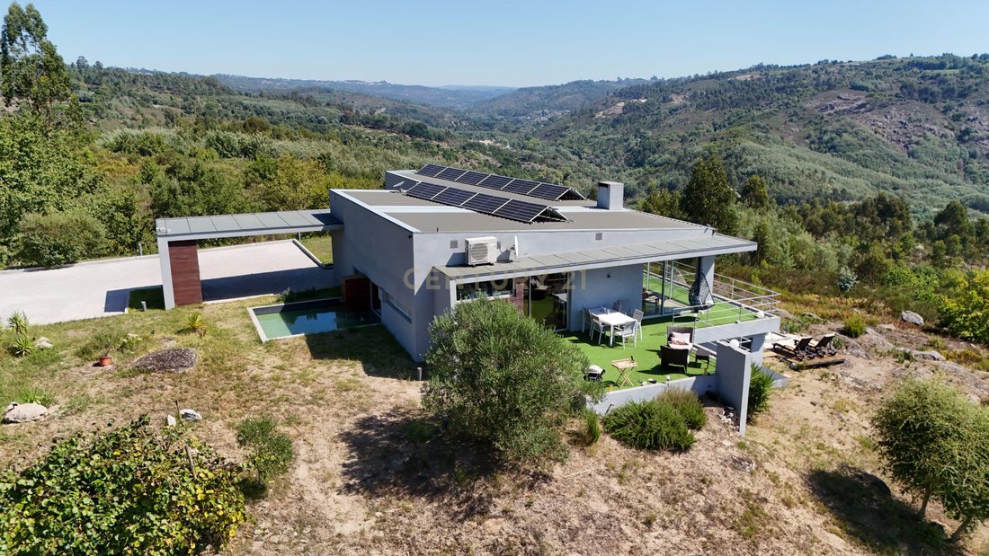 Villa in Silgueiros, Viseu District, Portugal 1 - 18935364