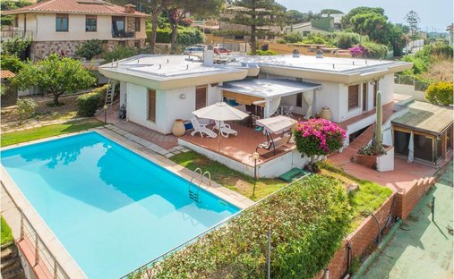 Villa in Centro Storico, Quartu Sant'Elena, Italy 1