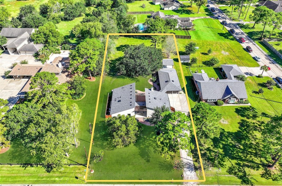 House in Friendswood, Texas, United States 5 - 18935179