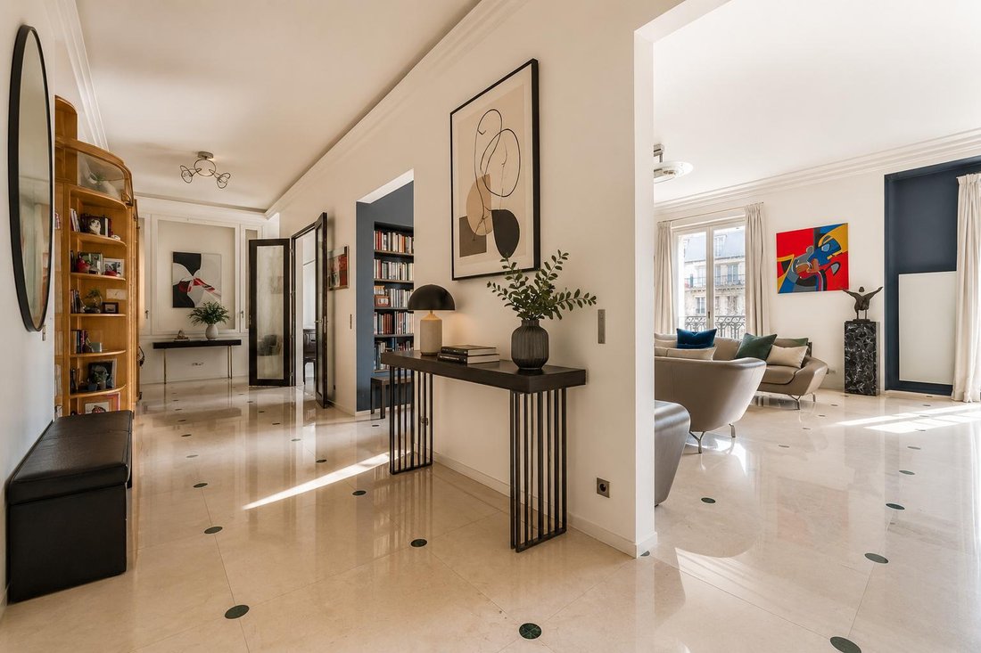 Apartment in Ternes-Maillot, Paris 17e Arrondissement, Paris 2 - 17017028