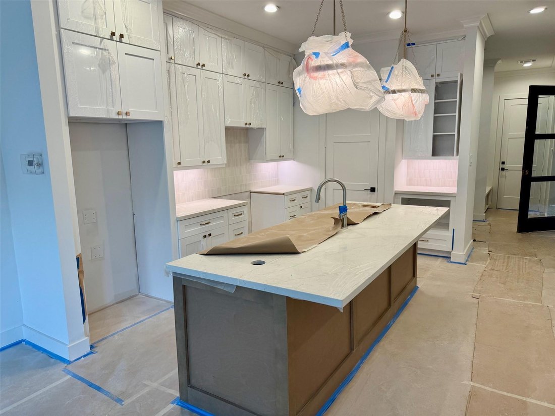 House in Houston, Texas, United States 5 - 18935157
