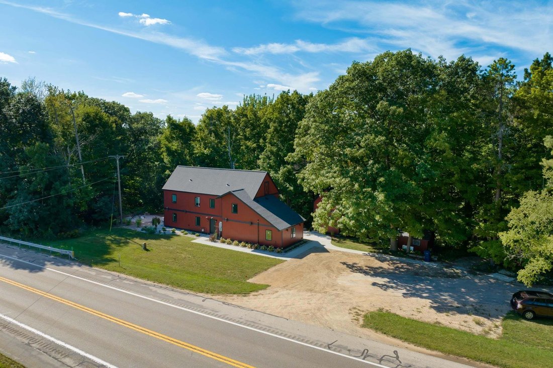 Williamsburg, Michigan, United States 1 - 18935050