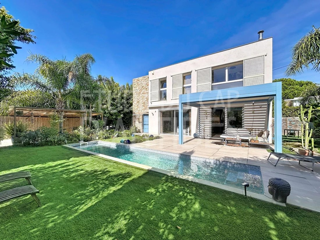 Villa in Vieille Ville, Antibes, France 4 - 18935561