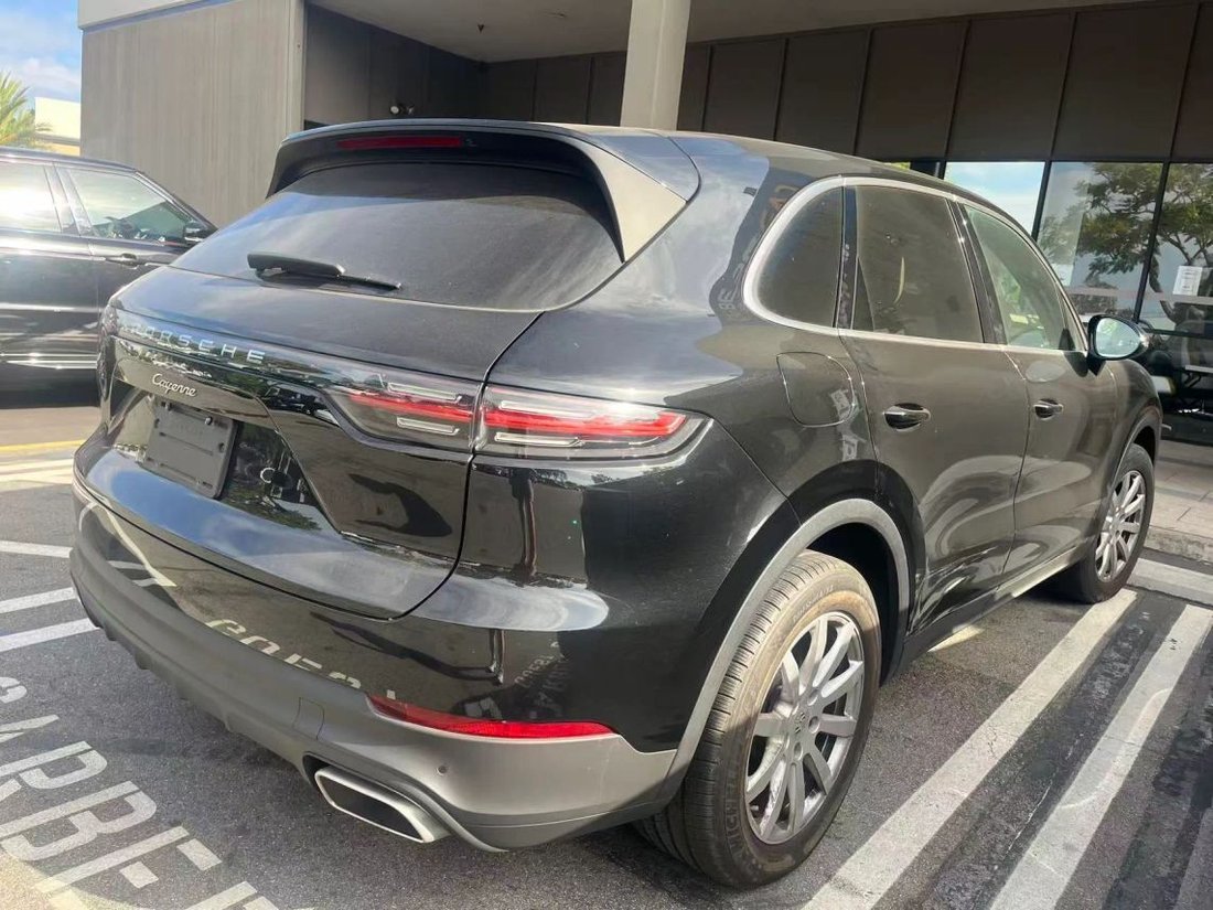 Suv in Costa Mesa, CA, United States 2 - 18932455