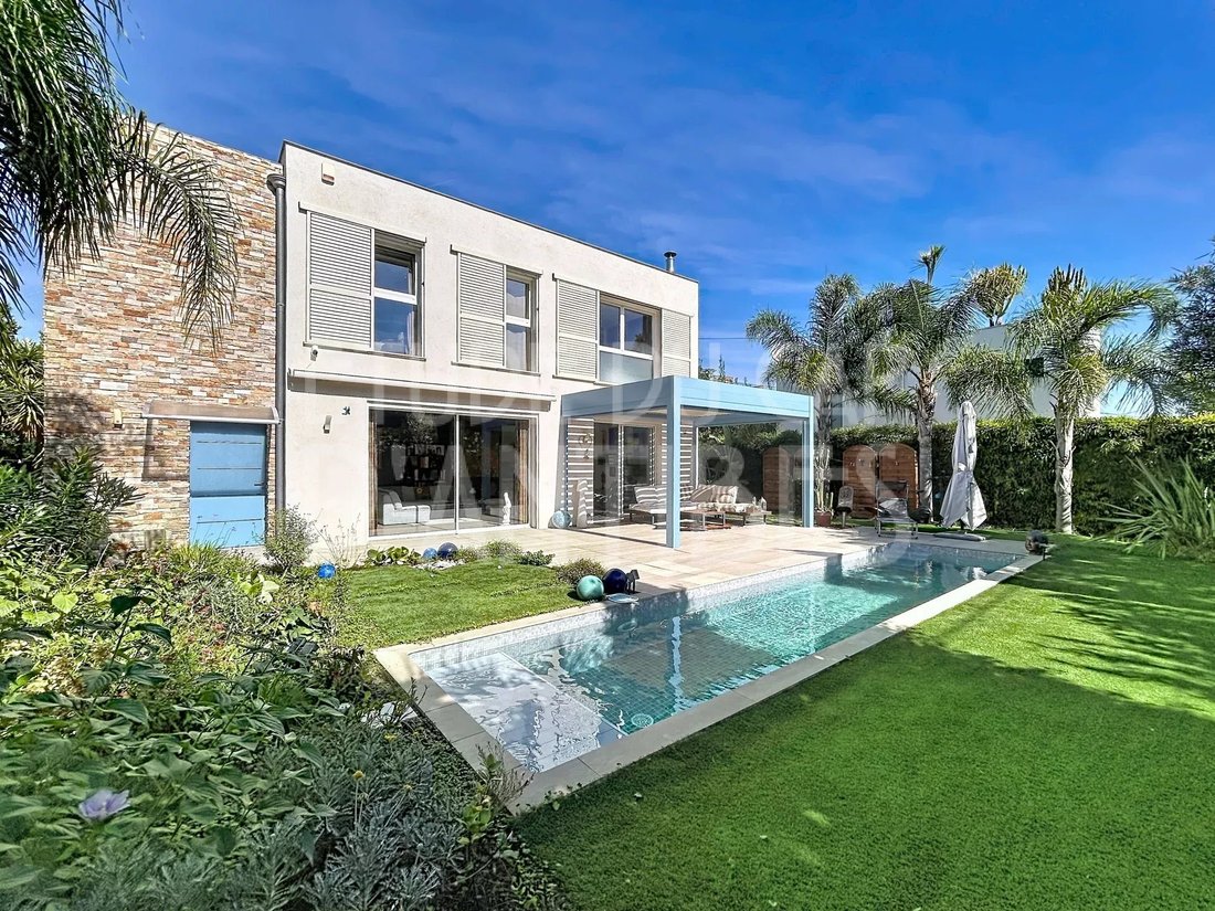Villa in Vieille Ville, Antibes, France 2 - 18935561