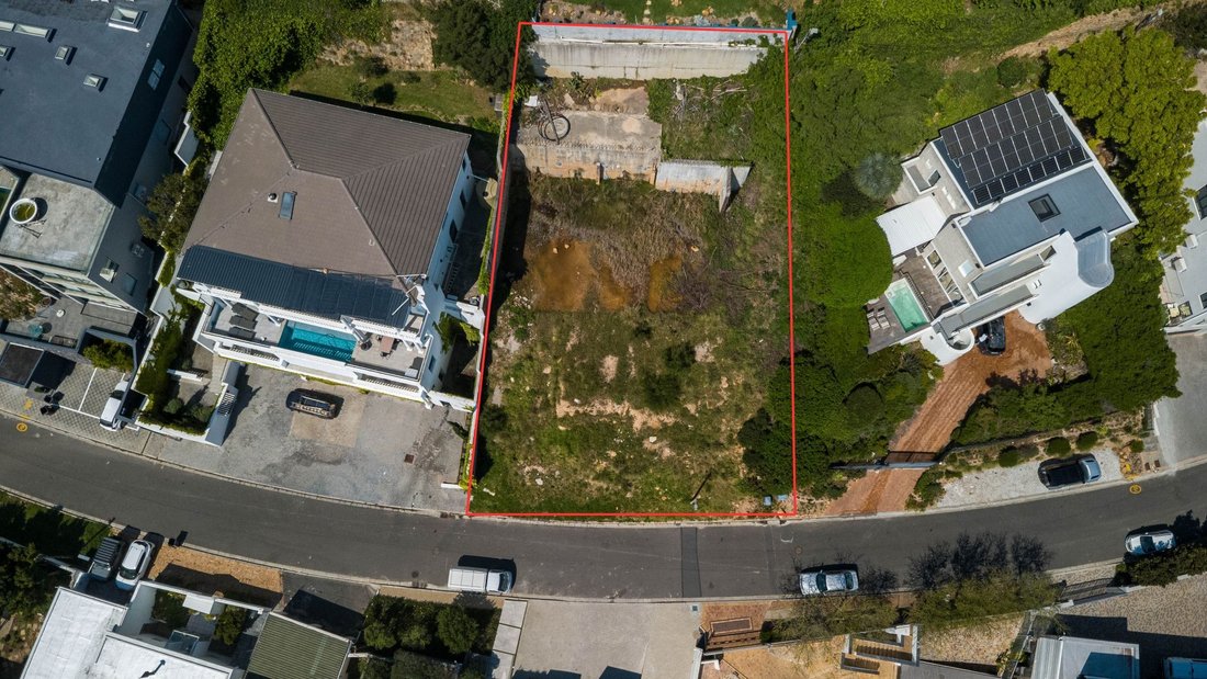 Land in Camps Bay, Atlantic Seaboard, Cape Town 1 - 18864463