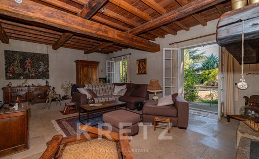 Villa in Charbonnières-Montagnié, Villeneuve-lès-Avignon, France 1