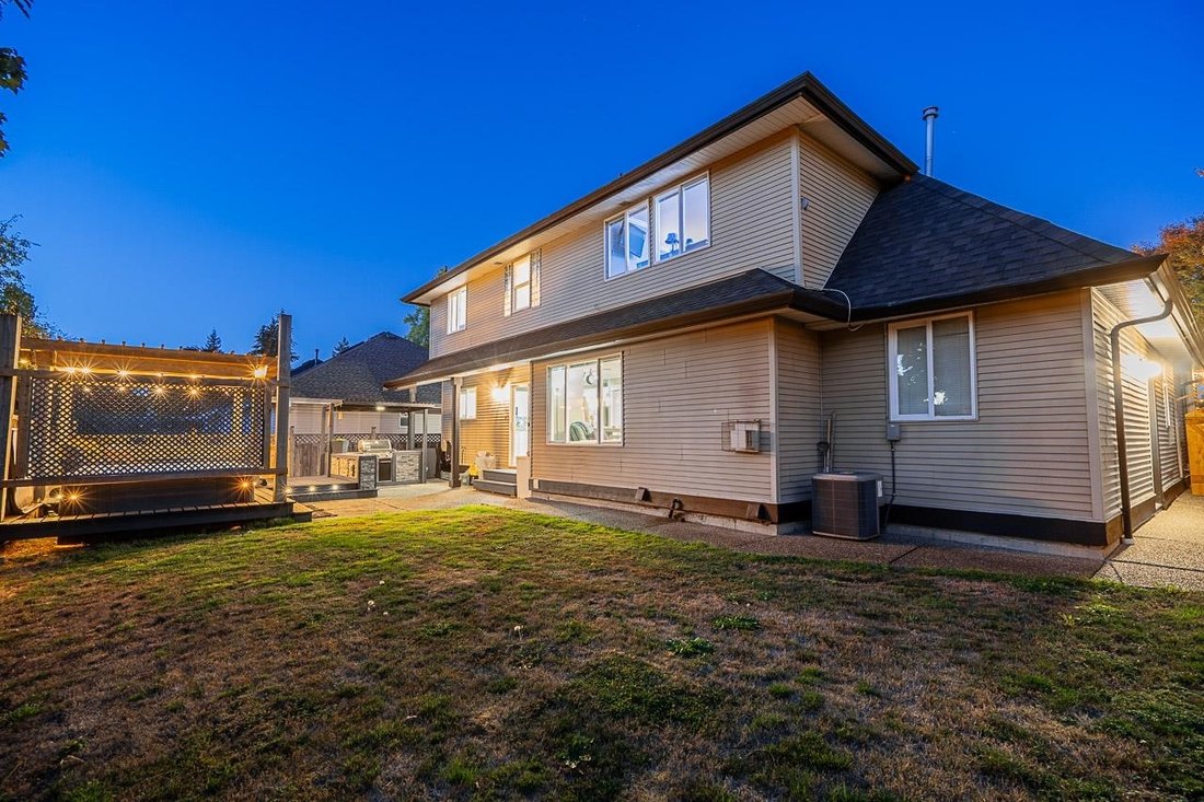 House in Surrey, British Columbia, Canada 3 - 18936358