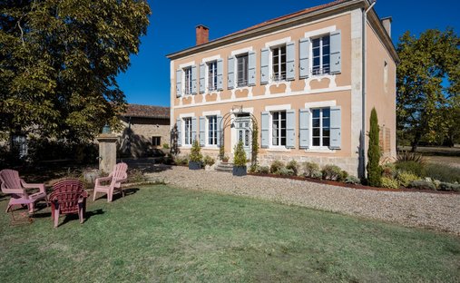 Estate in Nord, Condom, France 1