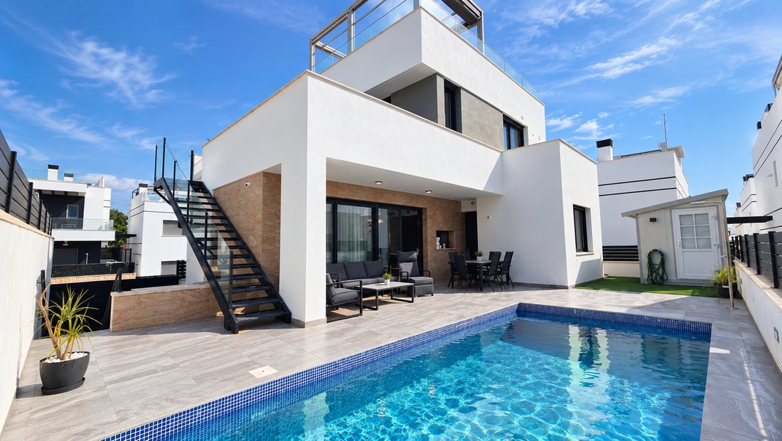Villa in Orihuela, Valencian Community, Spain 1 - 18935843