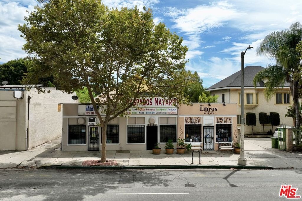 Los Angeles, California, United States 1 - 18933757