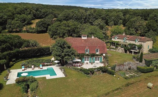 House in Saint-Cirq-Lapopie, Occitania, France 1