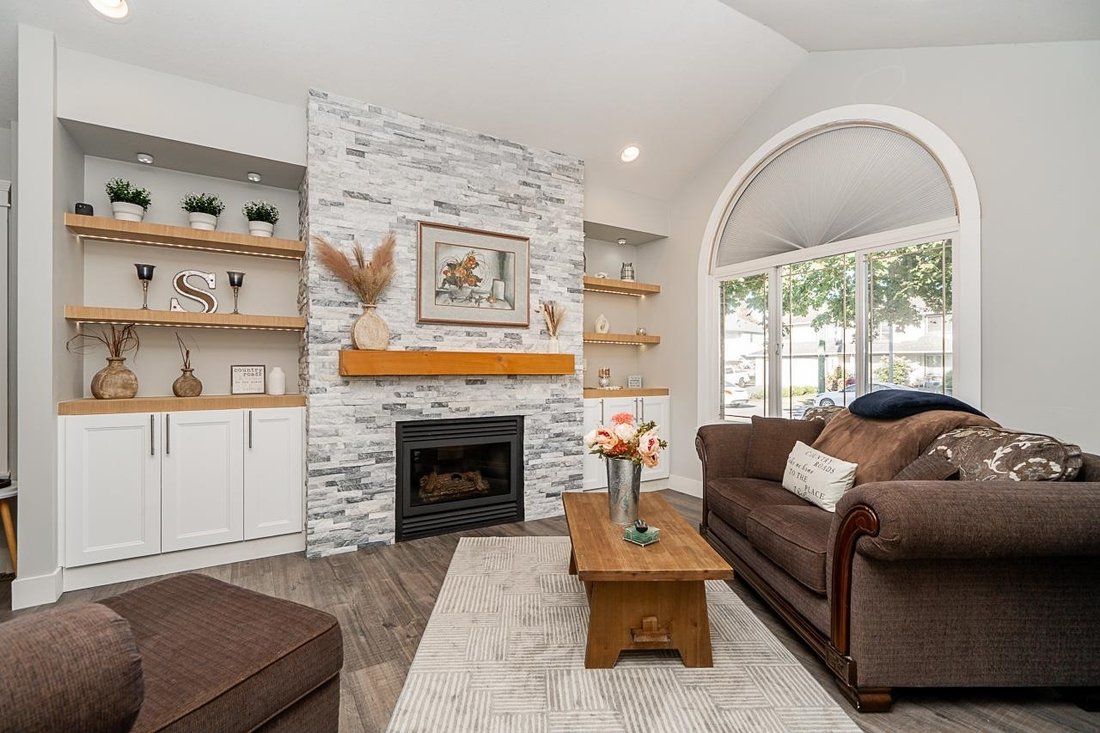 House in Surrey, British Columbia, Canada 5 - 18936358