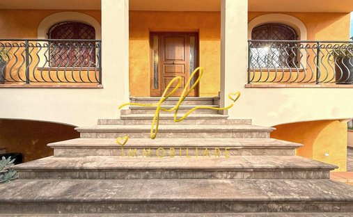 Villa in Cecina Centro, Cecina, Tuscany 1
