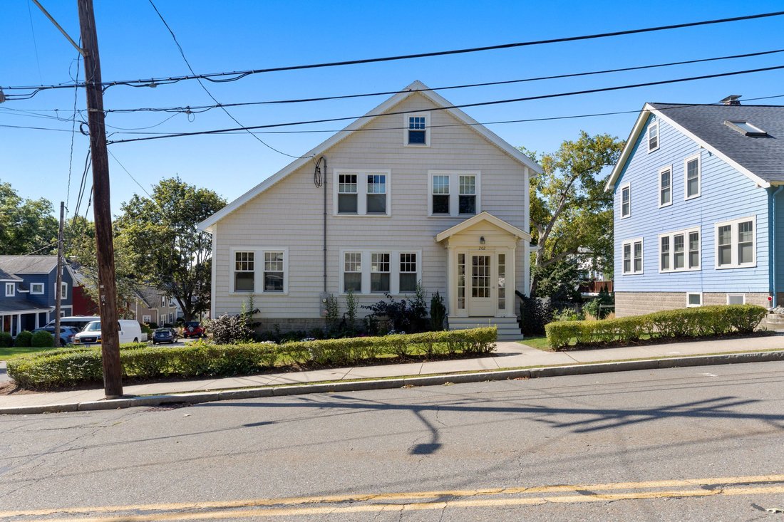 House in Arlington, Massachusetts, United States 4 - 18932130