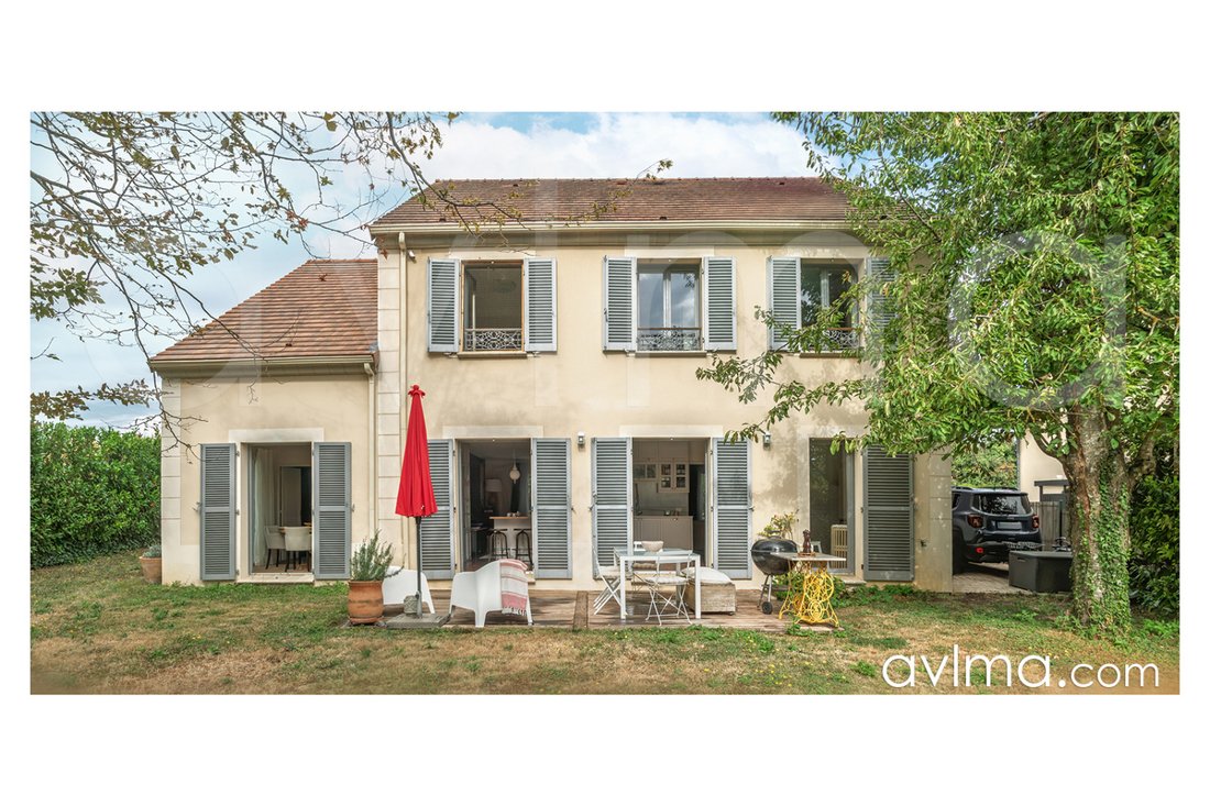House in Crespieres, Ile-de-France, France 1 - 18935272