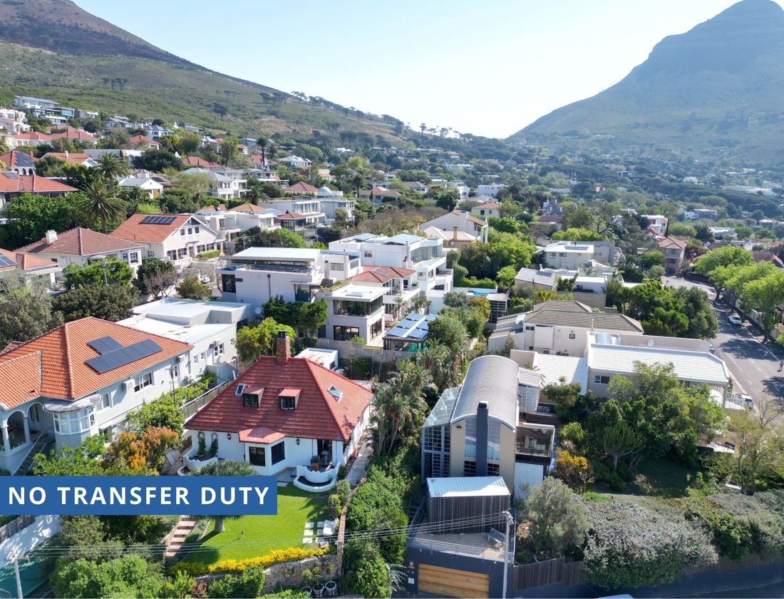 House in Oranjezicht, City Bowl, Cape Town 1 - 18935565