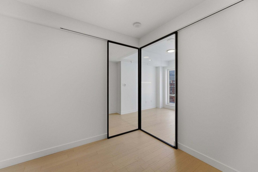Condo in Montréal, Quebec, Canada 5 - 18935327