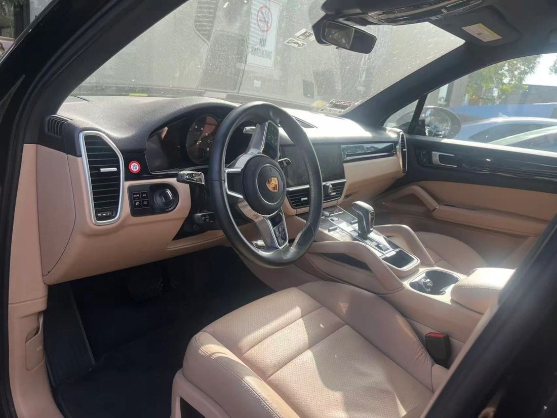 Suv in Costa Mesa, CA, United States 4 - 18932455