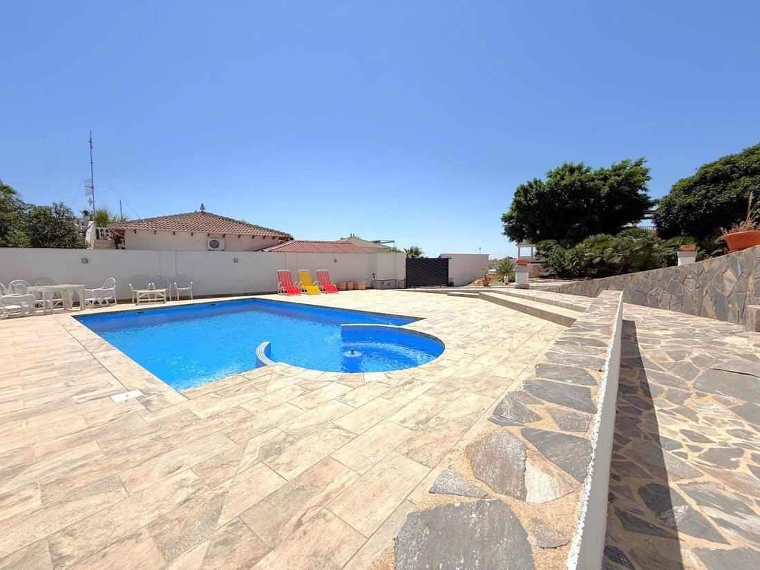 Villa in San Miguel de Salinas, Valencian Community, Spain 2 - 18935839