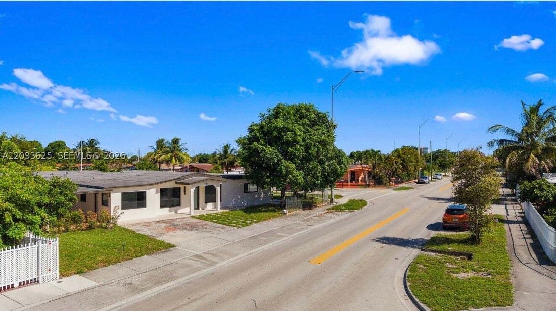 House in Hialeah, Florida, United States 3 - 18934329