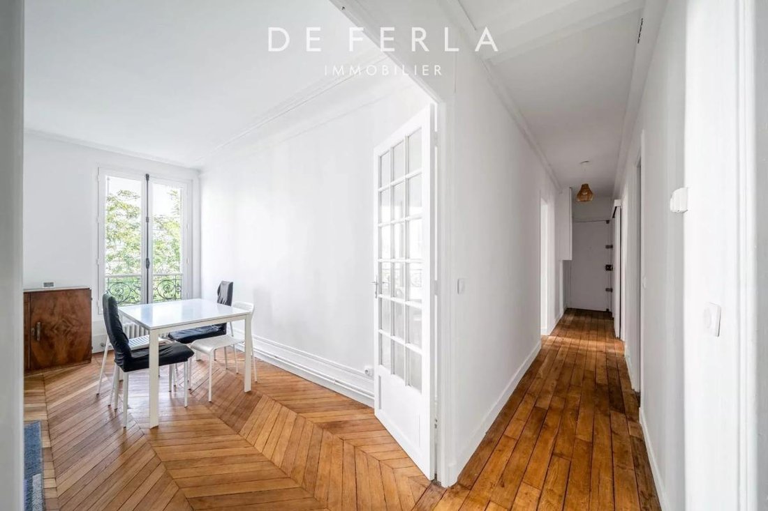 Apartment in Jean Moulin-Porte d'Orléans, Paris 14e Arrondissement, Paris 4 - 18935474
